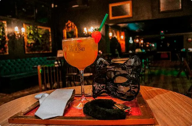 Cardpio foi inspirada em filmes e sries e mais de 40 drinks para voc se deliciar